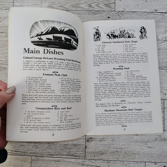 Wyoming Cookin Cookbook 1976 Herb Walker Vibrant Cover Graphics Travel Souvenier - Picture 3 of 16